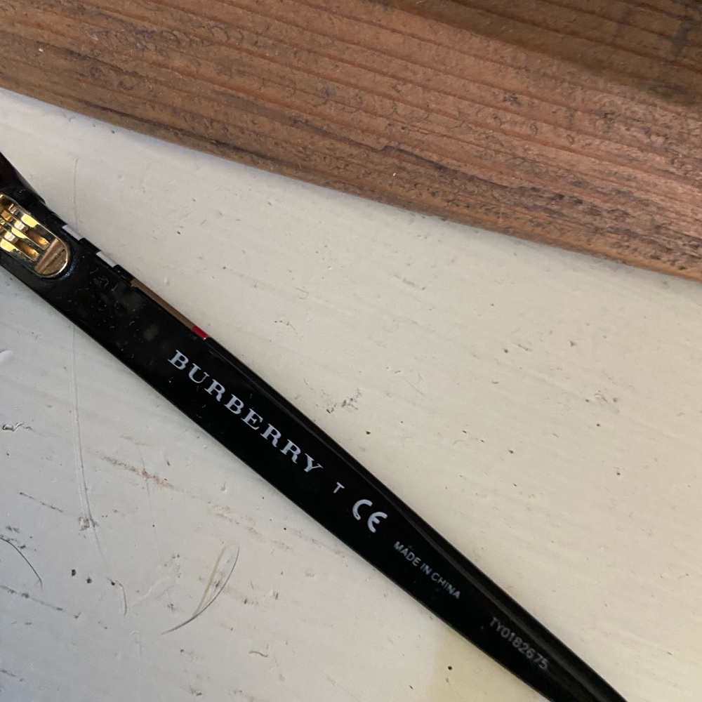 Burberry - Picture 5 of 5